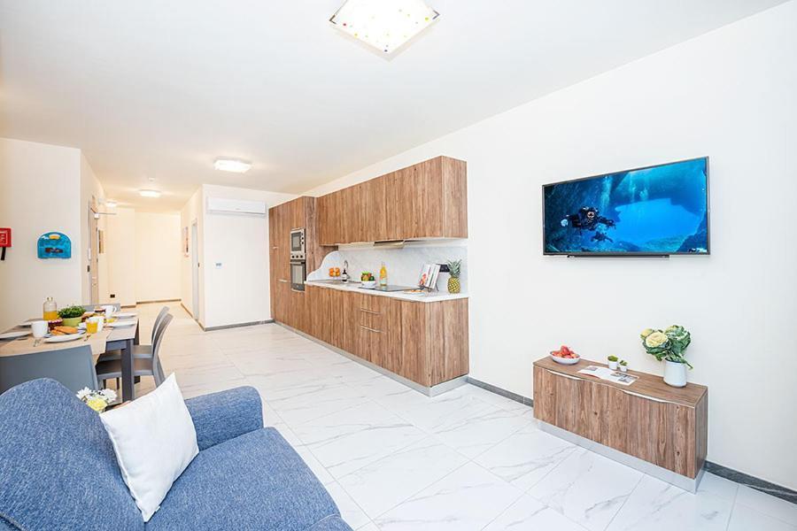 Atlantis Holiday Suites มาร์ซาลฟอร์น ภายนอก รูปภาพ