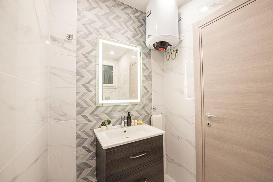 Atlantis Holiday Suites มาร์ซาลฟอร์น ภายนอก รูปภาพ